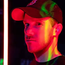 🍂Lady Sara Richard 🍂 (@SaraRichard)