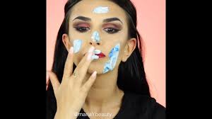 Beauty blogger shows how to use SHAVING FOAM to take off your make-up