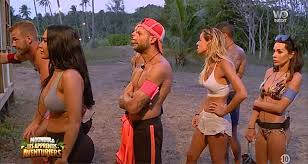 Survivre sur une plage au milieu de la. Moundir Et Les Apprentis Aventuriers 3 Serie De Clashs Avec Paga Laura Milla W9 Leader Des Audiences Tnt Toutelatele