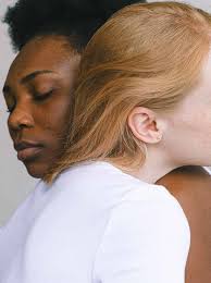 PARA LEER THE SPECIALIST EN ESPAÑOL ESCANEE EL CODIGO QR