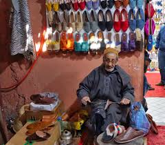 A visit to marrakech, one of morocco's jewels, would not be complete without a visit to the medina, with its ancient walls, over 20 huge gates and a central courtyard where people continue to live a traditional way of life. Medina Von Marrakesch Ein Kleiner Blick In Die Stadt