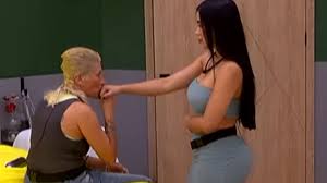 Polémica por los acercamientos de Lady Tabares a Karina García en La casa  de los famosos′: “Creo que ya es demasiado” - Infobae