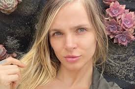 La más reciente información de elizabeth loaiza publicada en colombia.com. Elizabeth Loaiza Salimos Bien Con La Ayuda De Dios
