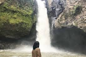 Arti mimpi melihat pemandangan indah. 5 Wisata Air Terjun Di Bali Indah Dan Segar Halaman All Kompas Com