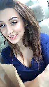 Amber Barrow's Instagram, Twitter & Facebook