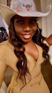 In need of a woman to cum drain my stress fluid out🤣