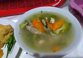 Terkadang orang merasa bosan karena bingung harus membuat sayur sop seperti apa lagi selain yang sering mereka buat. Resep Sayur Sop Sederhana Oleh Tyas Ibunya Hana Cookpad