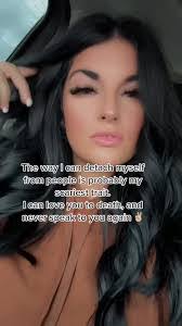 Carissa Kaye's Instagram, Twitter & Facebook