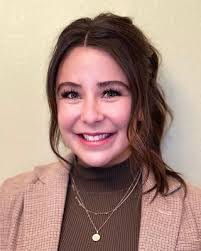 Kelly Lamotte's Instagram, Twitter & Facebook