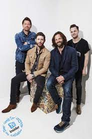 Supernatural Stars Celebrate Final Comic Con In Our Portrait Studio Photos Tv Insider Supernatural Comic Supernatural Star Supernatural Comic Con