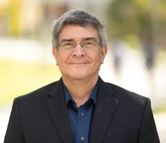 FIU Experts Ready to Discuss Cyber Monday Trends, Supply Chain Challenges,  and Holiday Shopping Insights