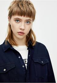 Suchen sie noch eine passende frisur für den sommer? Jumpsuit Dark Blue Vokuhila Frisur Styling Kurzes Haar Haar Styling