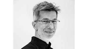 Conociendo a... Luis Capriles, Informático