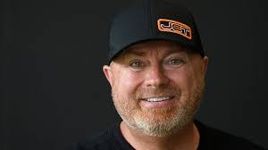 Dennis Peay's Instagram, Twitter & Facebook