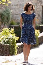 Loved All Her Dresses In This Movie Hundred Foot Journey Puantiyeli Elbise Stil Kadin Giyim