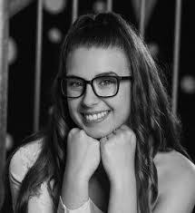 Sara Foraker's Instagram, Twitter & Facebook