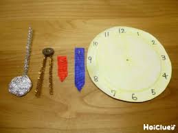 鐘つき置き時計 牛乳パックを使った本格的な製作遊び 保育や子育てが広がる 遊び と 学び のプラットフォーム ほいくる 手作りおもちゃ 幼児 工作 時計 手作り