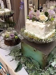 This is a sponsored post on behalf of safeway to announce their new safeway flowers wedding collection designed by debi lily. Wedding Cake By Safeway Gluten Free Cake And Cupcakes By Safeway Sheet Cakes By Costco Total 68 Wedding Cakes Cake Cupcake Cakes