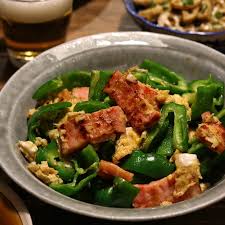 ベーコン ピーマン 卵