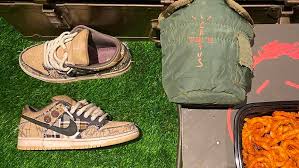 Full list of upcoming nike dunk sneaker release dates, including new colorways and collaborations of the original nike dunk basketball shoe, as well as. Spektakel Teci Leca Nike Dunk Low Cactus Jack Socialmediathon Org