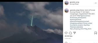 Existe un video y espectaculares imágenes de lo ocurrido. La Extrana Luz Verde Fotografiada En Un Volcan De Indonesia Era Un Meteorito Dicen Los Expertos Noticias Del Mundo En Espanol