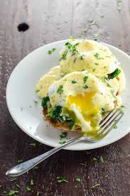 <p>eggs benedict on a diet? Eggs Florentine Recipe Carluccio S London Style Umami Girl