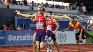 Filip ingebrigtsen, jakob ingebrigtsen and henrik ingebrigtsen pose after competing in the men's 5000 metres final. Filip Ingebrigtsen Den Midterste Broren