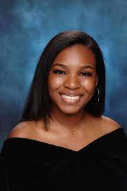Zyniahh Senior Graduation Picture Senior Pictures Hairstyles Girl Graduation Pictures Senior Picture Makeup