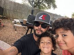 Ana Moye's Instagram, Twitter & Facebook