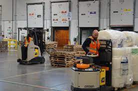 Plug power plug power shares dropped as much as 23% early wednesday as the company outlined plans for financial. Amazon Acquires Stake In Hydrogen Fuel Cell Maker Plug Power Plans To Spend 600m On Batteries Geekwire