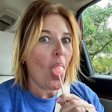 Brandie Lyon's Instagram, Twitter & Facebook