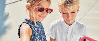 Italianl'angelo azzurro tedesco e il cigno. Sarabanda Abbigliamento Bambini Da 0 A 16 Anni Look Di Tendenza E Alla Moda Pensati Per Il Confort Del Tuo Bimbo