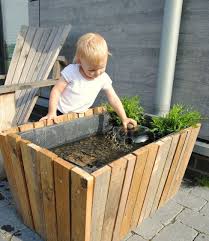 Garten Gartenliebe Kubelteich Bunte Knete Von Frl Pang Bloglovin In 2020 Indoor Fountain Diy Garden Diy Fountain