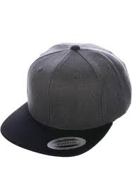 The shape of the 59fifty, but has an open back with an adjustable snap or strap closure. Snapback Cap Flexfit Caps In Darkgrey Black Fur Herren Titus