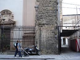 Aprite i portraits, gli sguardi di una palermo interculturale in mostra all'archivio storico. Archivio Storico Comunale Il Vialetto Su Via Maqueda Affianco Alla Chiesa Di San Nicolo Da Tol Foto Di Archivio Storico Comunale Palermo Tripadvisor