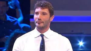 È giusto che sappiate tutto". L'annuncio improvviso di Stefano De Martino:  ha voluto dirlo agli italiani