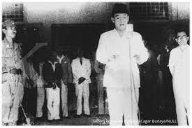 Ir soekarno adalah presiden pertama republik indonesia. Biografi Singkat Bapak Proklamator Indonesia Ir Soekarno