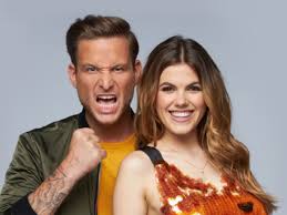 A sztárpár néhány héttel ezelőtt bejelentette, családjuk ismét egy kisfiúval gyarapodik. Hazakoltozik Csobot Adel Es Istenes Bence Habostorta Hu