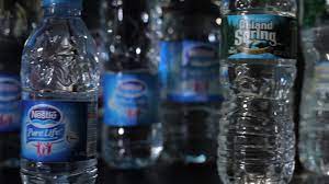 Der so genante markführer nestlé lässt wasser aus der südafrikanischen quelle doornkloof abfüllen. Bottled Life The Truth About Nestle S Business With Water Nestle Verkauf Der Nordamerikanischen Flaschenwassersparte Ist Definitiv Jetzt Ubernehmen Us Finanzinvestoren Wasser Bleibt Also Mindestens Teilweise Eine Hundskommune Ware Nestle S A