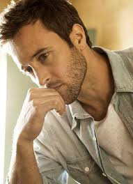Hiatt was advised to keep his distance from vic and that soon enough, the strike team would be his. Alex O Loughlin Biography And Movies