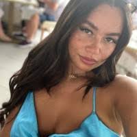 Isabel Fuller's Instagram, Twitter & Facebook