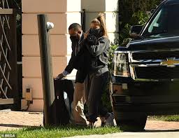 Transition metal dichalcogenide (tmd or tmdc) monolayers are atomically thin semiconductors of the type mx 2, with m a transition metal atom (mo, w, etc.) and x a chalcogen atom (s, se, or te). Larsa Pippen Arrives Home To Face The Music After Malik Beasley S Wife Files For Divorce Aktuelle Boulevard Nachrichten Und Fotogalerien Zu Stars Sternchen