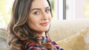 19 haziran 1984, i̇stanbul) türk oyuncu.pera güzel sanatlar lisesi tiyatro bölümünde lise eğitimini tamamladı (2003). Birce Akalay Birce Demet04 Likes Askfm