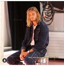 / rúrik er gestur í nýjasta hlaðvarpi sölva, þar sem þeir.rurik gíslason, a previously unheralded midfielder from the german second division, has seen his instagram following swell by 250,000 overnight after a brief cameo in his nation's opening game in the. Pin By Courtney Hebert On Rurik Gislason In 2020 Style Leather Jacket Glamour