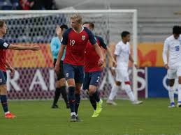 Erling hints he will stay at borussia dortmund this summer. Erling Haaland Im Portrat Der Riese Den Rose Zappeln Liess Kicker