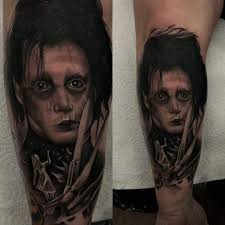 Tim burton lovers, appreciate this awsome tattoo I got today of Edward  scissorhands 😍 another element of my Tim burton sleeve 😱