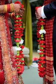 An Indian Wedding At Villa Le Corti Indian Wedding Flowers Indian Wedding Receptions Indian Wedding Garland