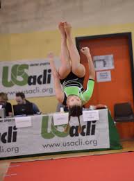 In questo video giocheremo a saltare il tappeto come se fosse un ostacolo per poi centrare il cerchio!se ti è piaciuto il video metti un bel like 👍e ricorda. Gare Di Qualificazione Di Ginnastica Artistica Sabato 8 E Domenica 30 Maggio Us Acli Padova