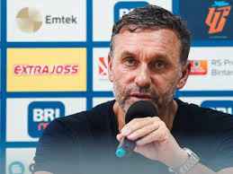 Thomas Doll Ungkap Status Trio Pemain Asing Persija Jakarta Jelang Hadapi  Barito Putera : Okezone Bola