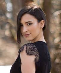 Exclusive Interviews with Female Country Singers